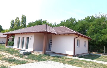 Eladó családi ház