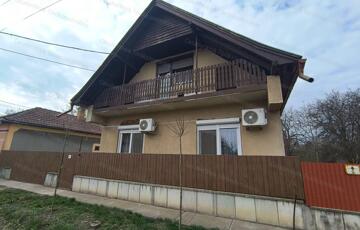 Eladó családi ház