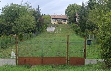 Eladó telek/földterület