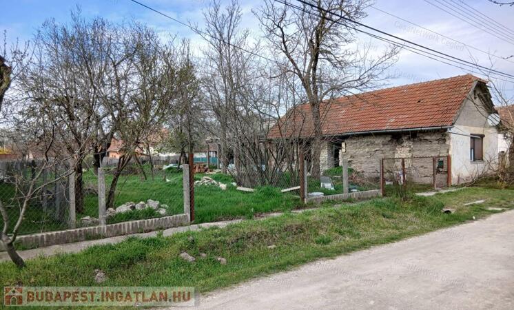 ELADÓ 87 m2 TÖRTELI CSALÁDI HÁZ                                 