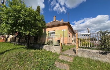 Eladó családi ház