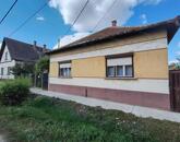 Eladó  három szobás családi ház Törökszentmiklóson!