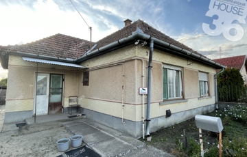 Eladó családi ház