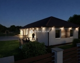 Eladó családi ház Dánszentmiklós 51 900 000 Ft