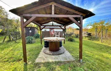 Eladó telek/földterület