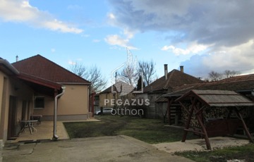 Eladó családi ház