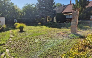 Eladó telek/földterület