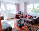 Eladó kertkapcsolatos első emeleti lakás Alsóörsön