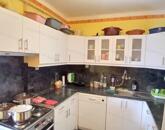 Eladó Kétpón egy 4 szobás 116m2-es tetőteres családi ház + csarnok