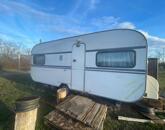 2400 nm-es zártkert eladó