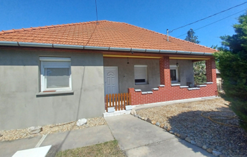 Eladó családi ház