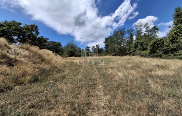 Eladó telek/földterület