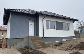 Eladó családi ház