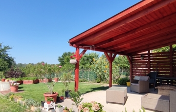 Eladó családi ház