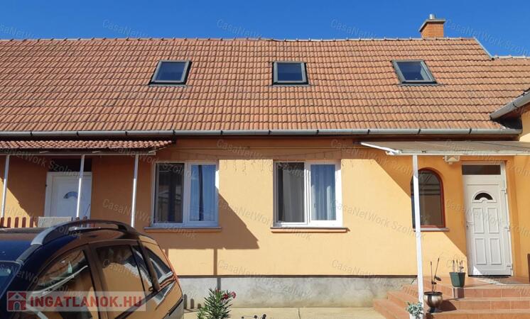Eladó Szolnokon több generációs családi ház!