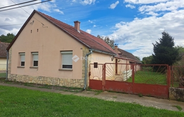 Eladó családi ház