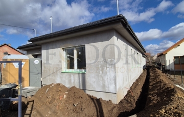 Eladó családi ház