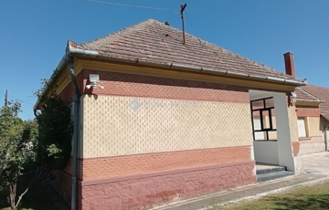 Eladó családi ház