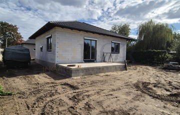 Eladó családi ház