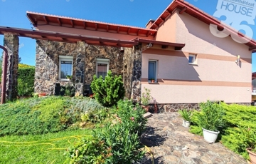 Eladó családi ház