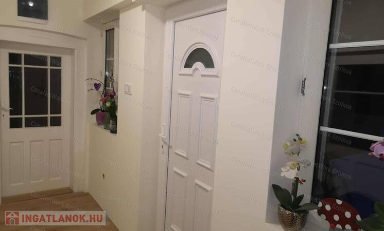 Felújított kertes ház eladó Rákóczifalván!