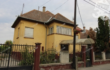 Eladó családi ház