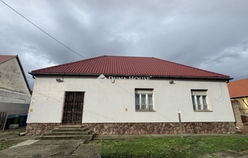 Eladó családi ház