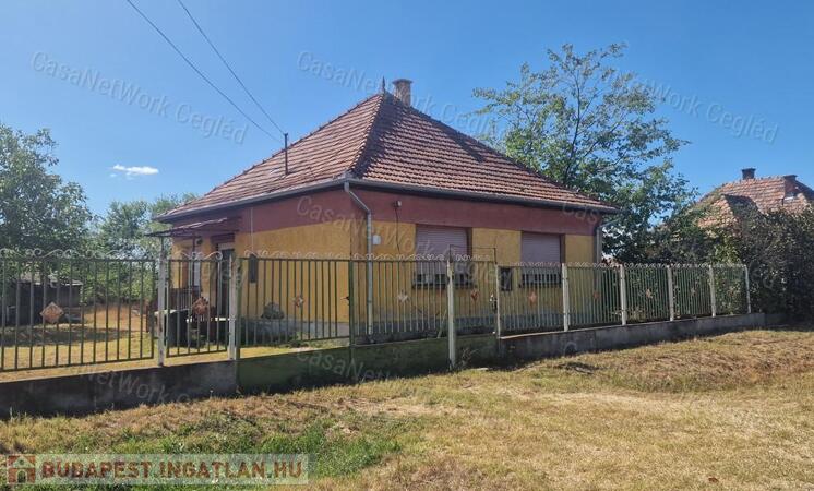 Családi ház eladó Farmoson!                                 
