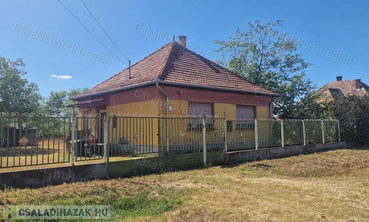 Családi ház eladó Farmoson!                                 