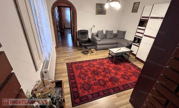 Eladó 3 szobás családi ház dupla garázzsal Sződliget központjában