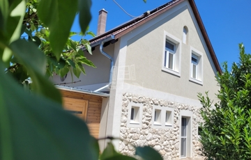 Eladó családi ház