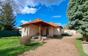 Eladó családi ház