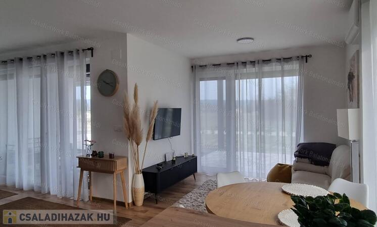 Eladó új építésű ikerházfél Balatonkenesén!                                 