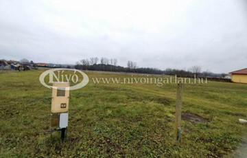 Eladó telek/földterület