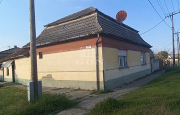 Eladó családi ház