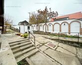 Eladó családi ház Üröm 149 900 000 Ft