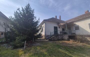 Eladó családi ház