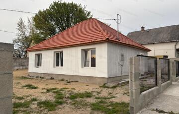 Eladó családi ház