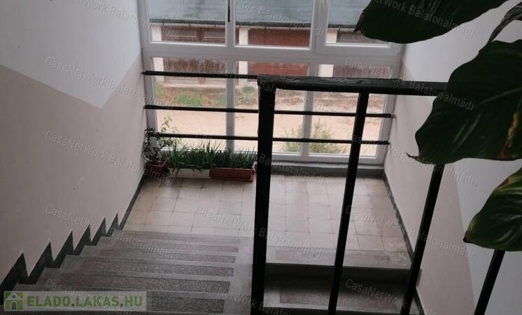 Kisvárosi miliőben, belvárosi élet stílus!                                 