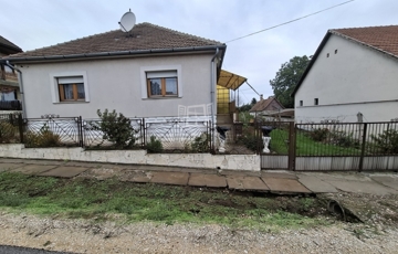 Eladó családi ház