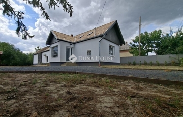 Eladó családi ház