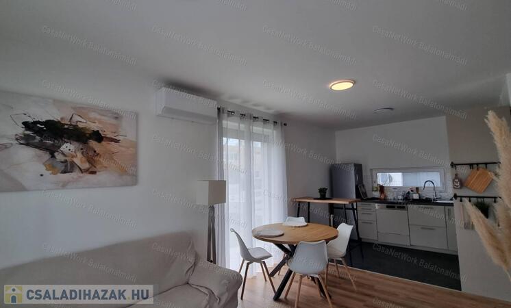 Eladó új építésű ikerházfél Balatonkenesén!                                 