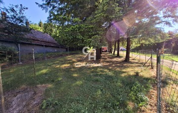 Eladó telek/földterület