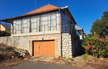 Eladó családi ház