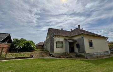 Eladó családi ház
