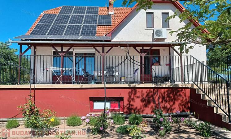 Kétszintes családi ház nagy telekkel eladó Cegléden!                                 