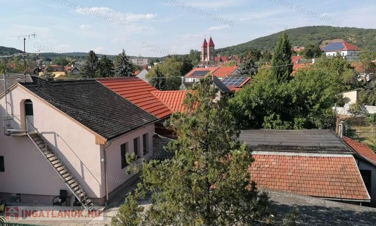 Belvárosi tip-top ház!