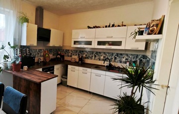 Eladó családi ház