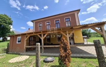 Eladó családi ház