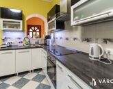 Eladó családi ház Győr 101 900 000 Ft